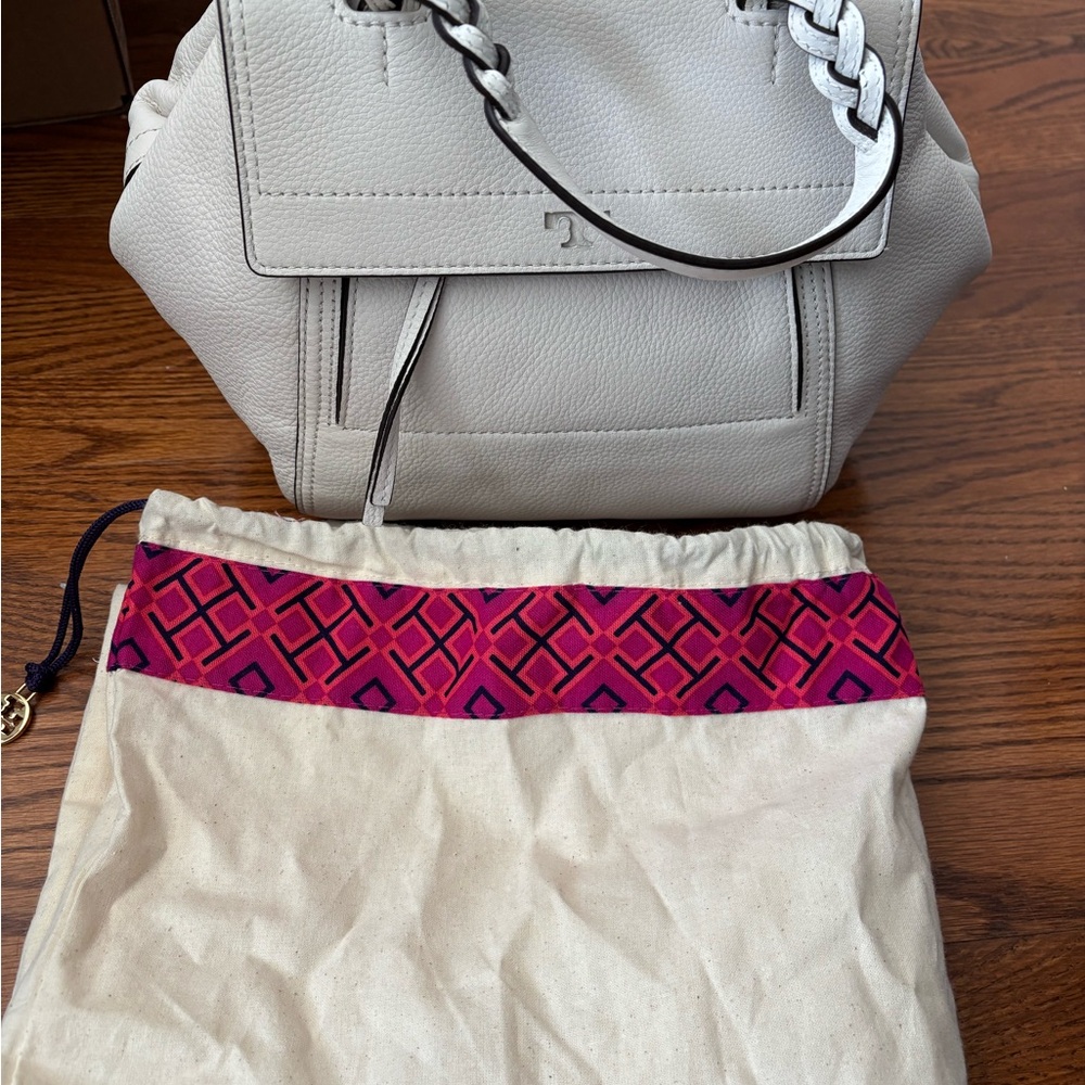Tory Burch White Satchel Bag with Structured Design